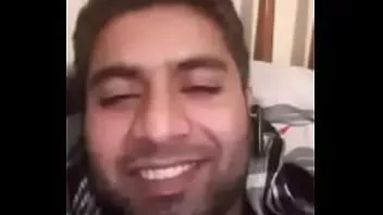 play Skandal um yamin shamraz aus pakistanischer arbeit in athen, griechenland erwischt masturbation vor der kamera 00306949634839