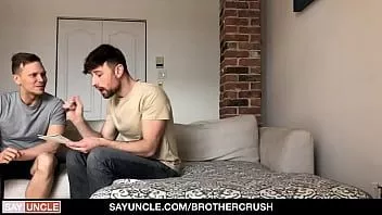 Jouer Le projet se transforme en quelque chose de bizarre avec mon frère