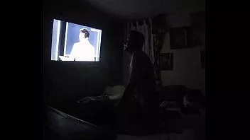 Abspielen Uns war langweilig, also beschlossen wir, neben dem Schlafzimmer ihres Mannes zu ficken