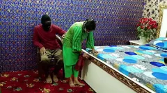Jouer Indian Desi House Maid se fait prendre dans une affaire torride avec le patron
