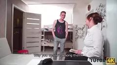 play 4K Tutor Milf: tânărul fiu vitreg primește o lecție practică de educație sexuală