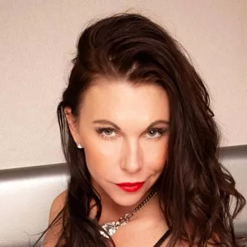 Porno Yıldızı Piper Press